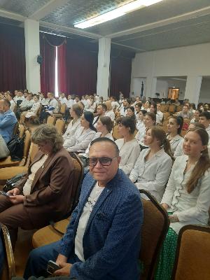В актовом зале Марийского пединститута студенты-старшекурсники Медицинского института МарГУ встретились с главными врачами медицинских организаций республики – своими будущими работодателями В актовом зале Марийского пединститута студенты-старшекурсники Медицинского института МарГУ встретились с главными врачами медицинских организаций республики – своими будущими работодателями